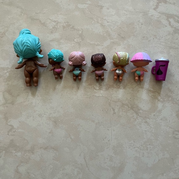 L.O.L. Surprise! Colorful Dolls with Accessories - Picture 4 of 4